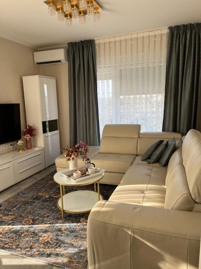 Apartman Yacht 梅杜林 外观 照片
