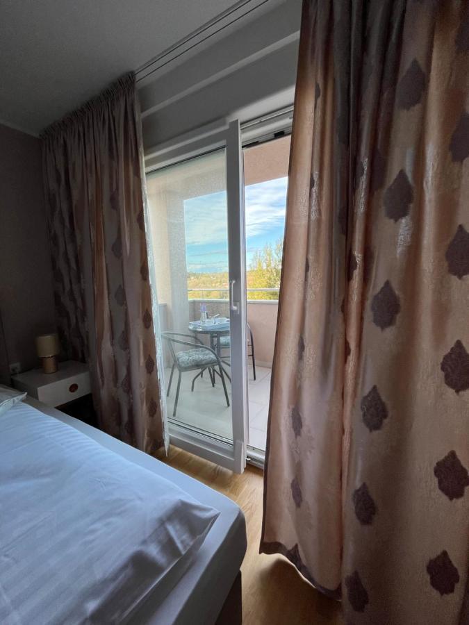Apartman Yacht 梅杜林 外观 照片