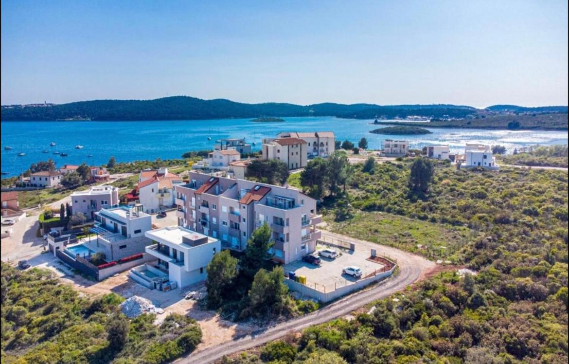 Apartman Yacht 梅杜林 外观 照片