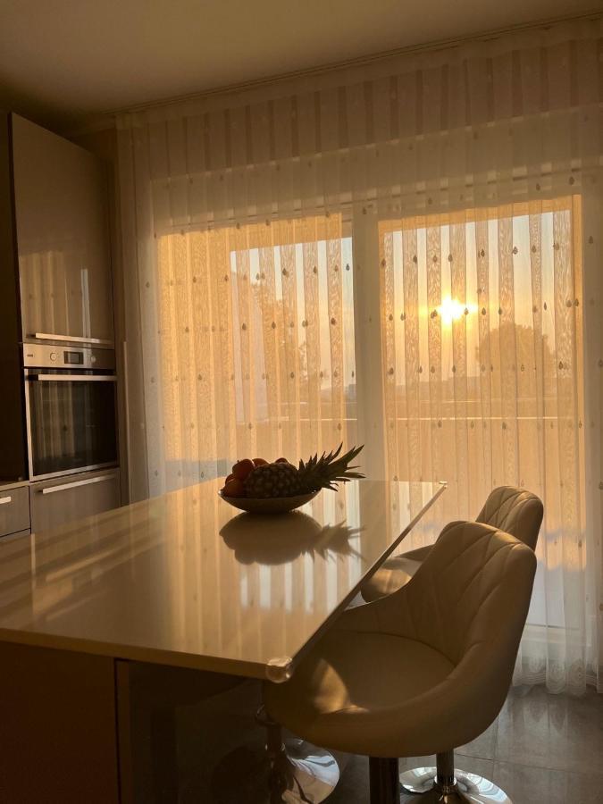 Apartman Yacht 梅杜林 外观 照片